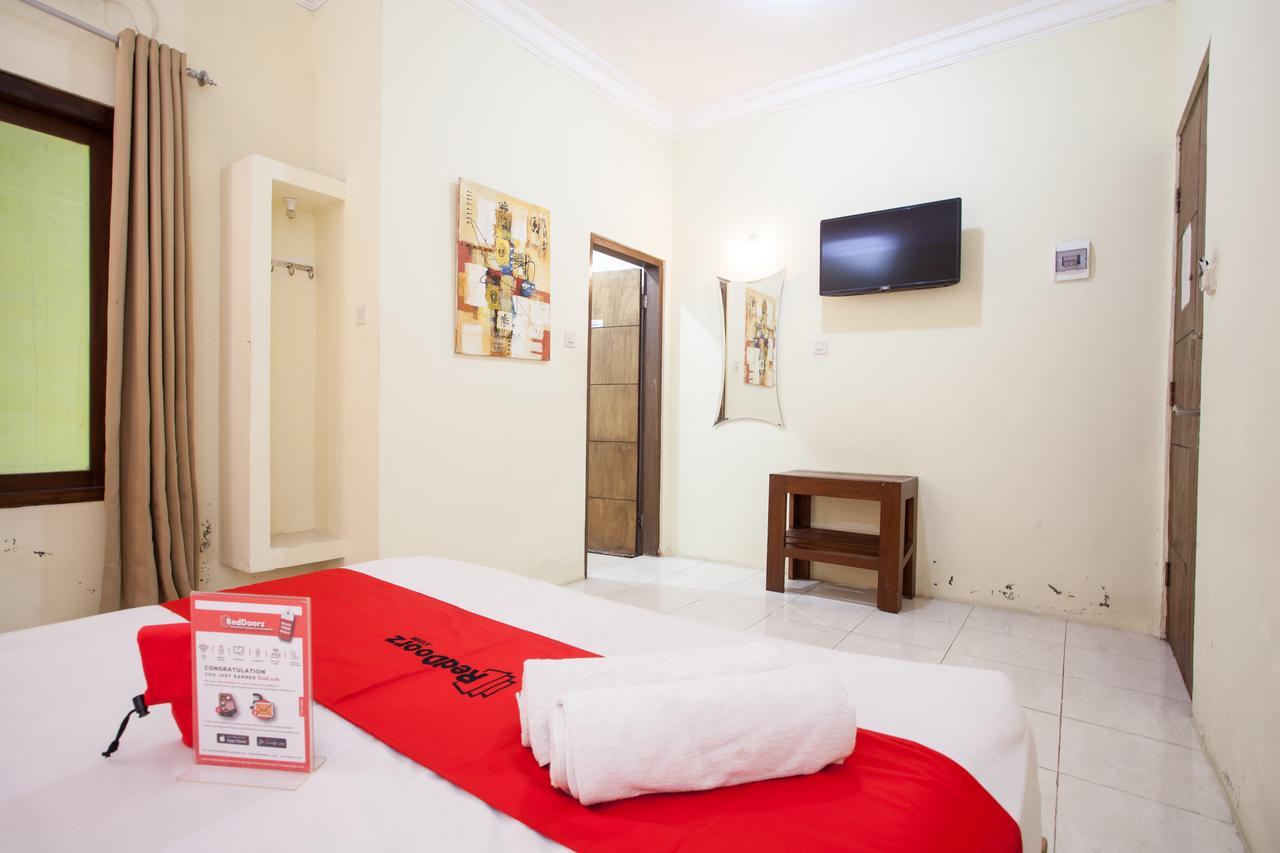 Reddoorz Near Marvel City Mall Wonocolo Luaran gambar