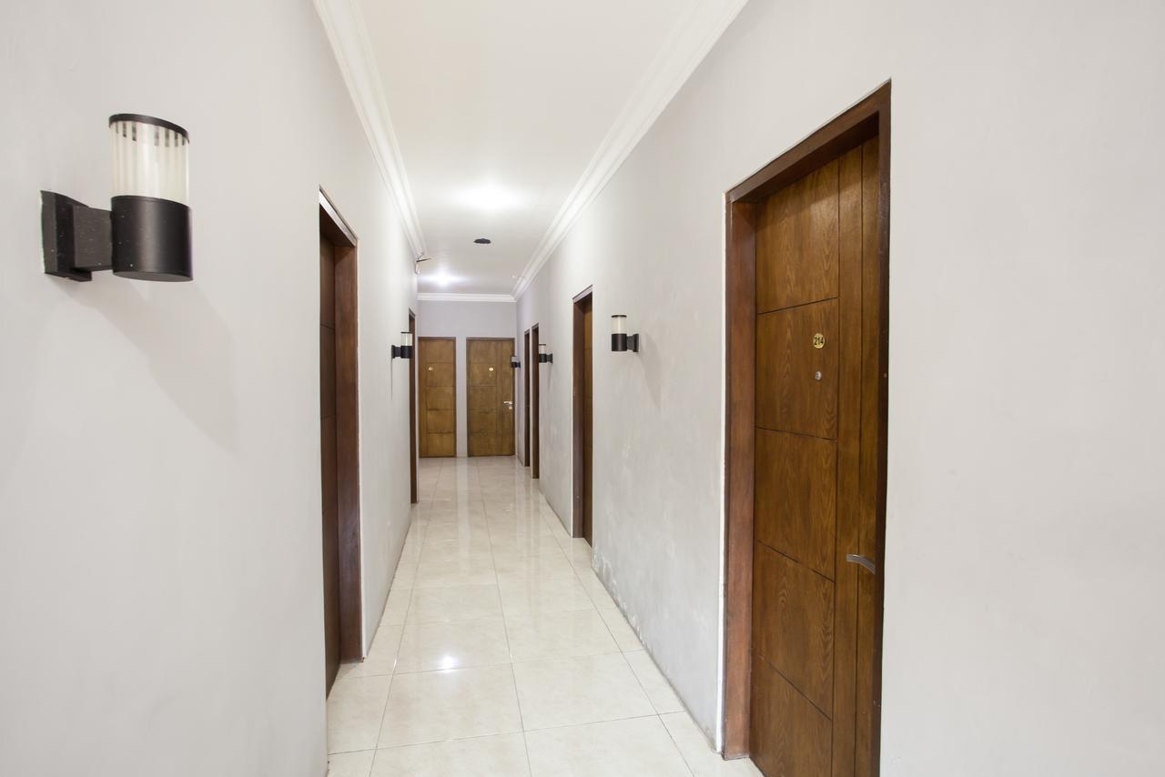 Reddoorz Near Marvel City Mall Wonocolo Luaran gambar