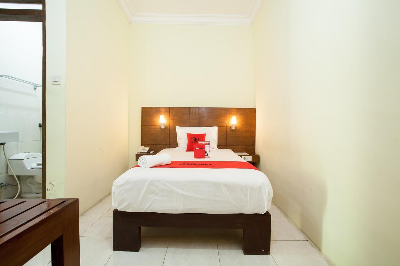 Reddoorz Near Marvel City Mall Wonocolo Luaran gambar