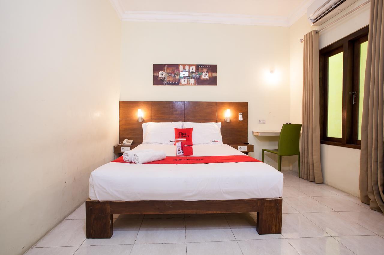 Reddoorz Near Marvel City Mall Wonocolo Luaran gambar