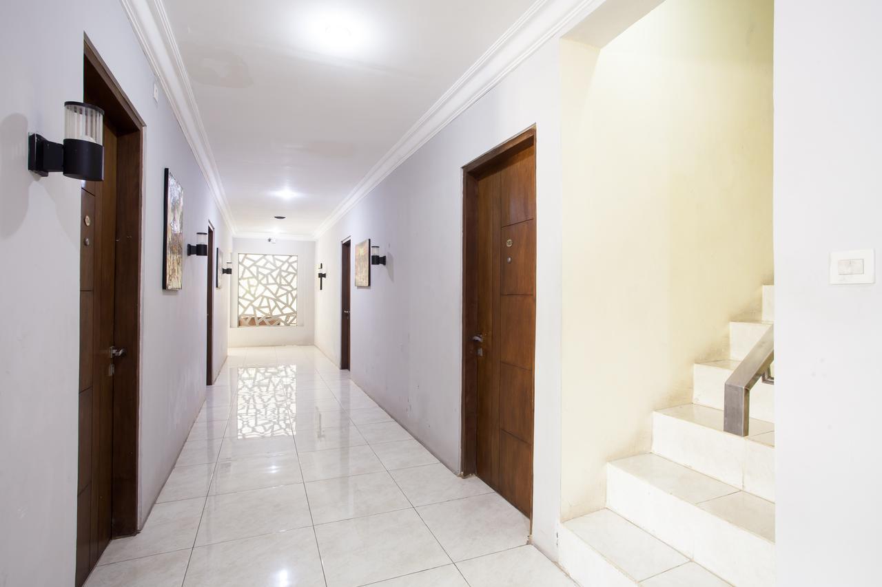 Reddoorz Near Marvel City Mall Wonocolo Luaran gambar